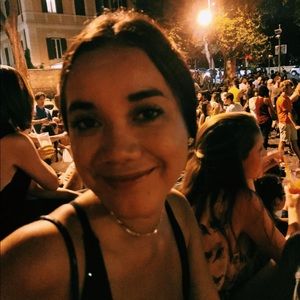 Meet your Posher, Ella